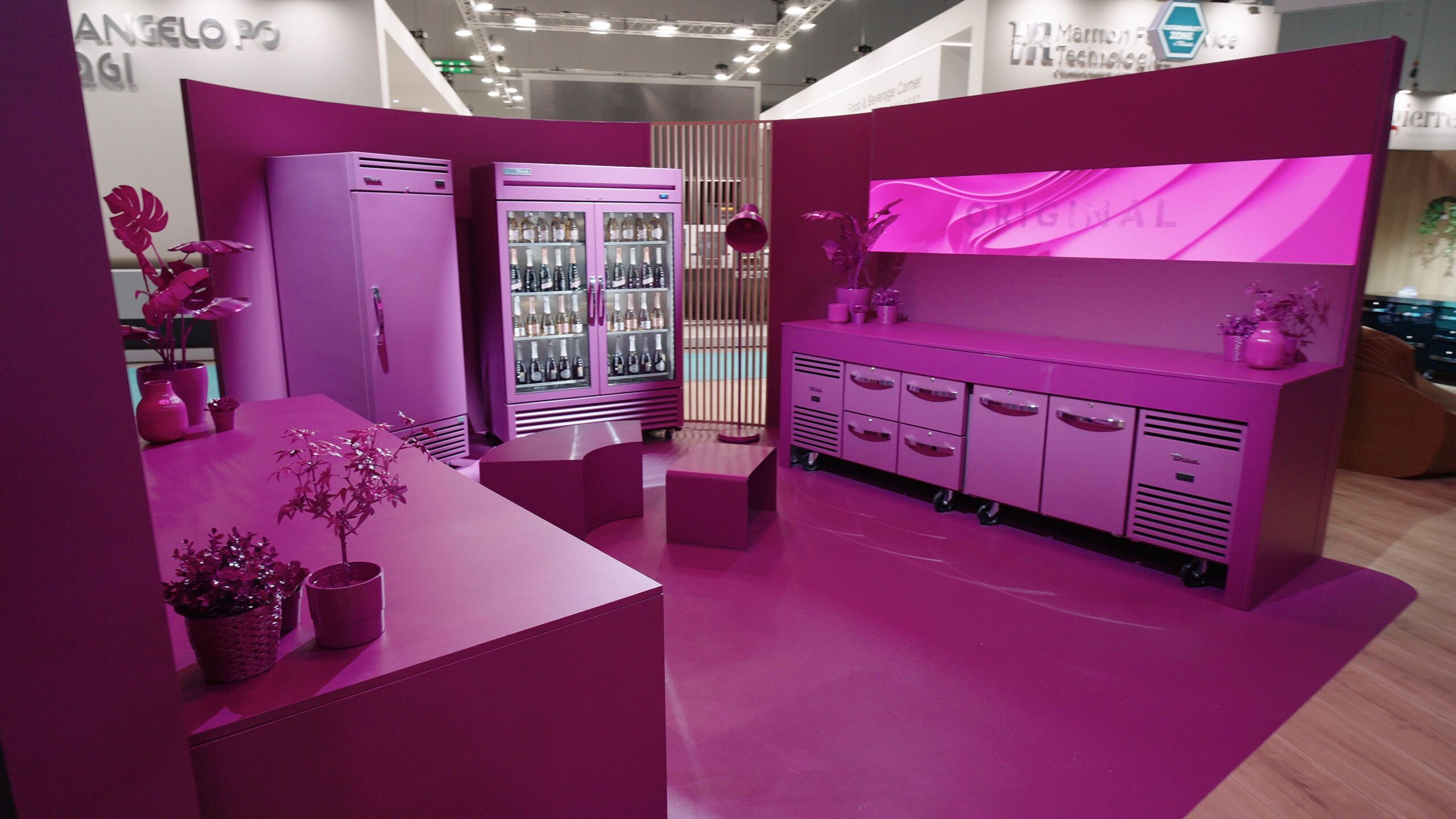 True_HostMilan23_ColorLounge1
