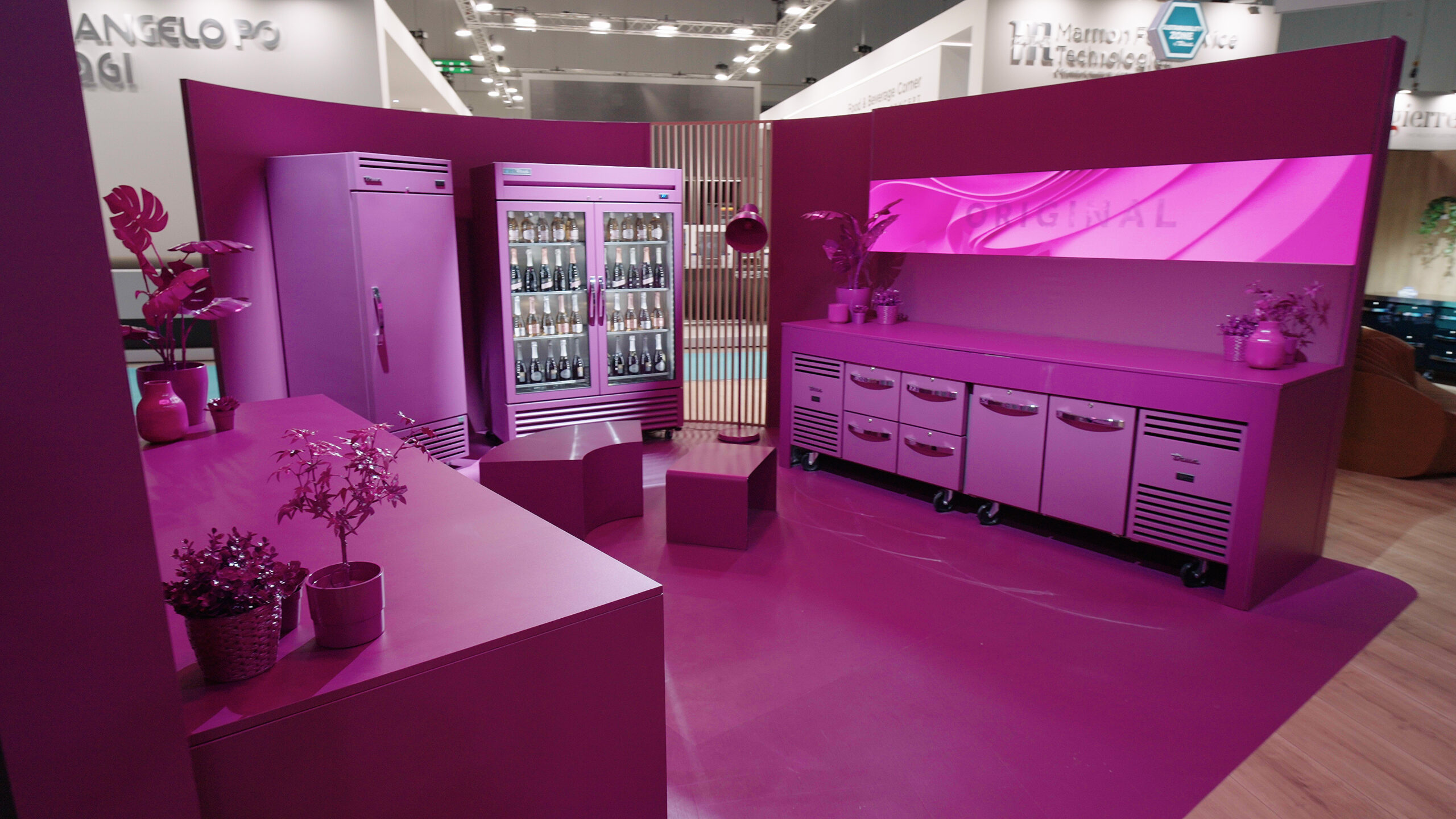 True_HostMilan23_ColorLounge1