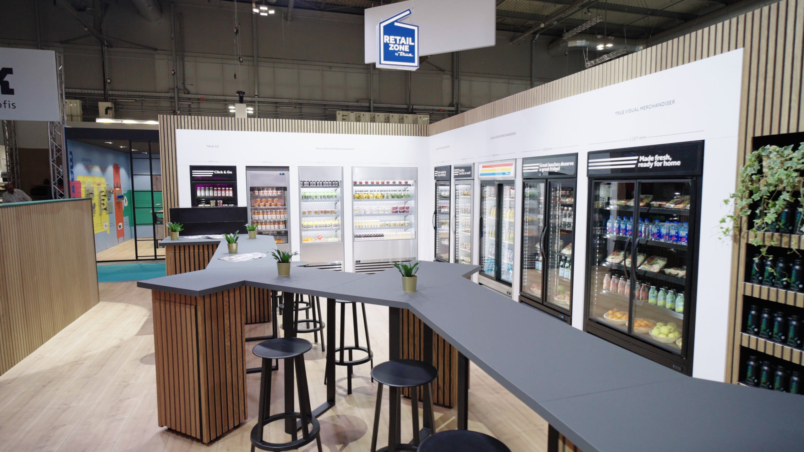 True_HostMilan23_Retailzone1